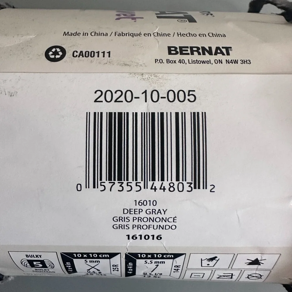 Bernat Crushed Velvet Yarn Deep Gray Bulky 5 Polyester 300g 315yds 161016